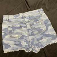 Time and Tru Women's blue multi Shorts