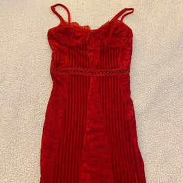 PrettyLittleThing Women's burgundy red Dresses