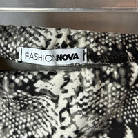 Fashion Nova Women's black multi Skirts