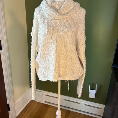 Impressions Women's white Jumpers